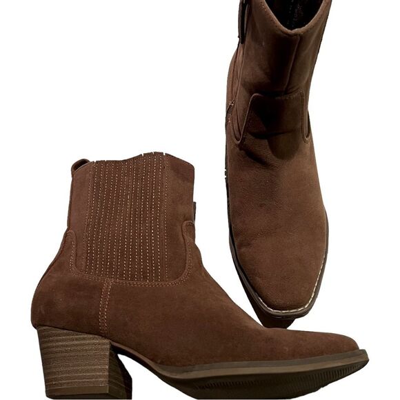 Light brown heeled booties by Universal Threads women Size 8 - Picture 2 of 14